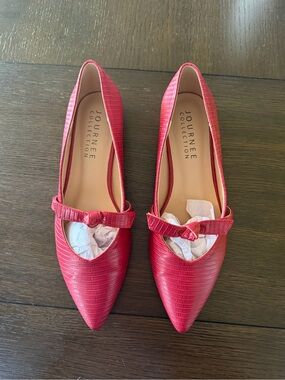 Journee Collection Red Textured Pointed Bow Flats